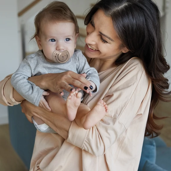 LOVI Szilikon Dinamikus nyugtató cumi Hey 0-3m 2 db Lány